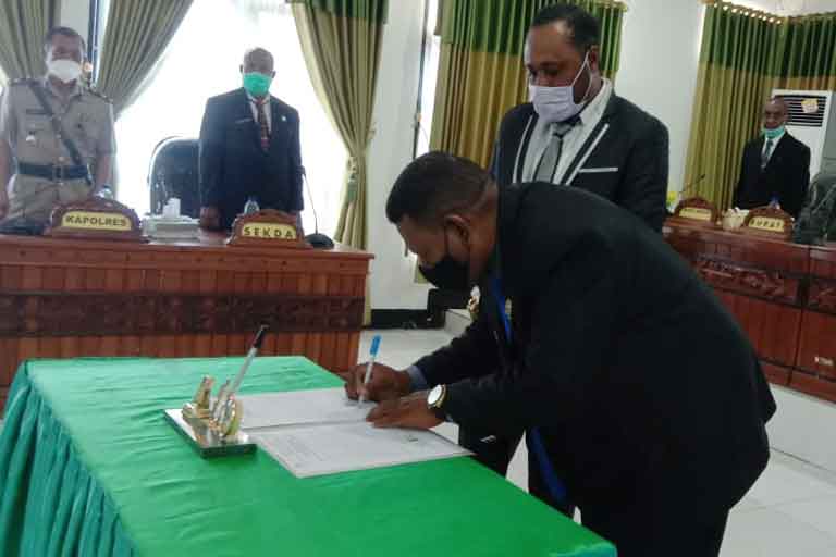 Paripurna-III-DPRD-Waropen