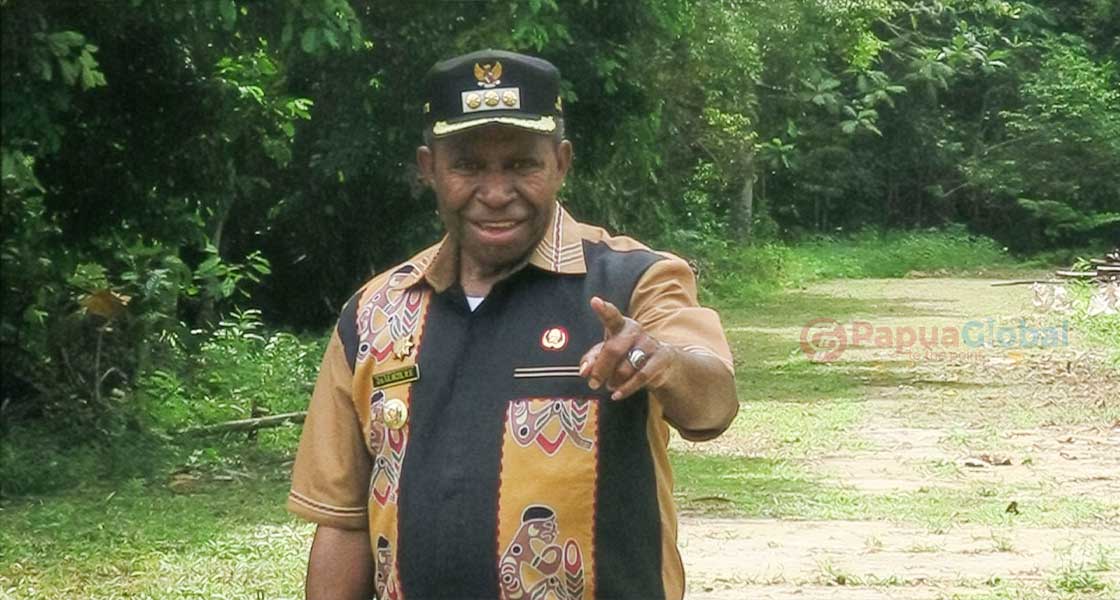 Bupati-Waropen-FX-Mote